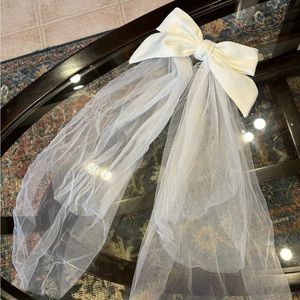 BRAND NEW BRIDAL HAIR BOW VEIL